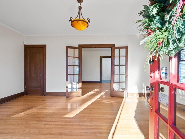Foto del edificio - 2565 NW Raleigh St