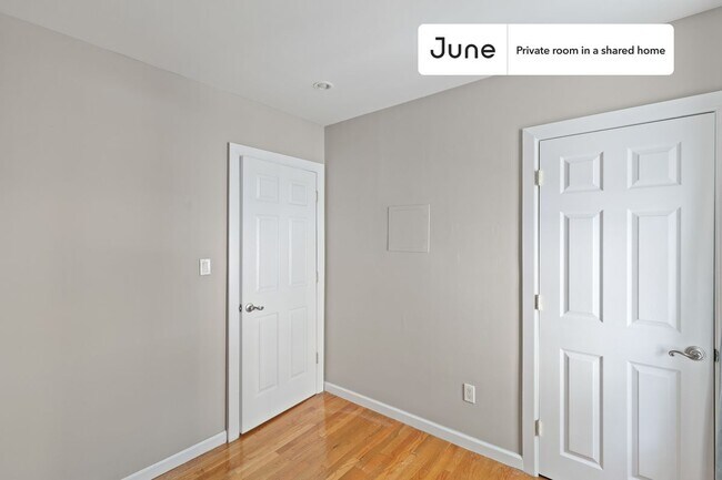 Foto del edificio - Room in Shared 3 bed/1 bath home