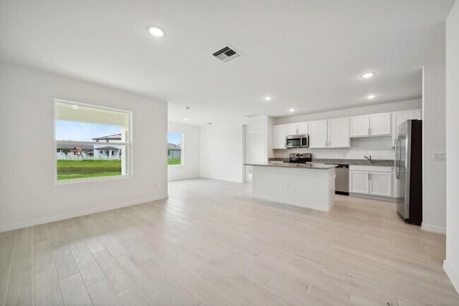Foto del edificio - 5008 Armina Pl