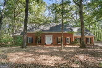 Building Photo - 80 Cliffcreek Trce NE