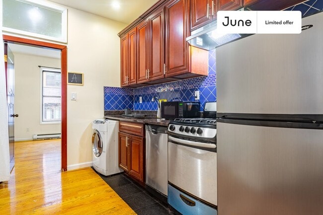 Building Photo - 140 West 109th Street