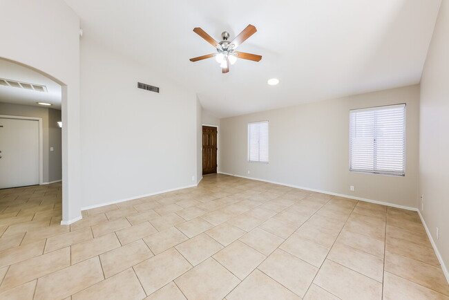 Building Photo - 11027 N 59th Dr
