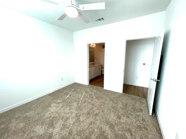 Building Photo - 1101 Abbeyglen Castle Dr