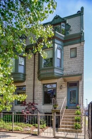 Foto principal - 957 W Montana St