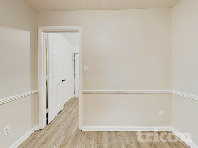Foto del edificio - 9223 Shackleford Terrace