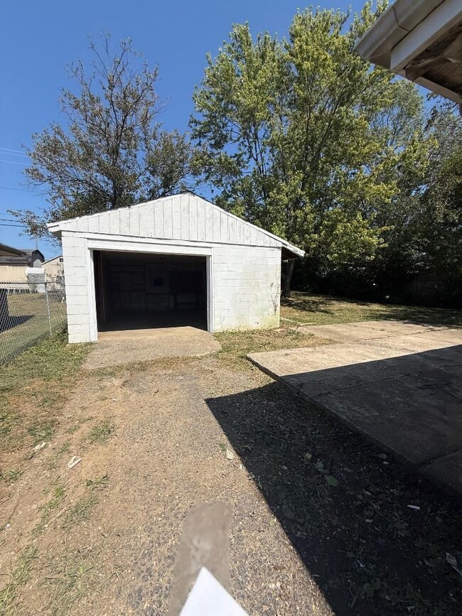 Building Photo - 1315 Stephen Foster Dr