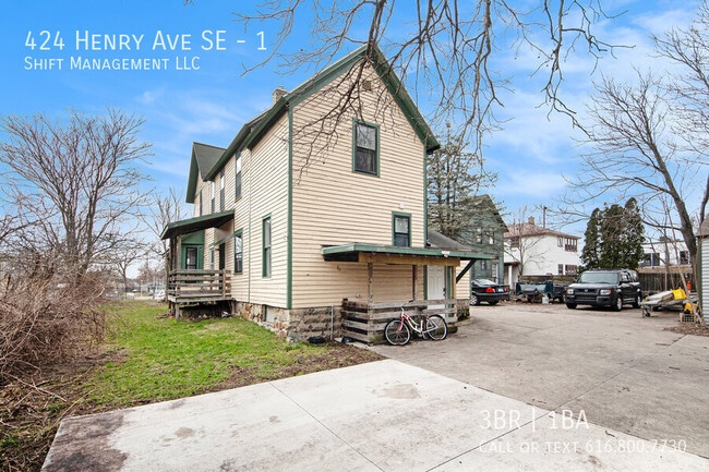 Building Photo - 424 Henry Ave SE
