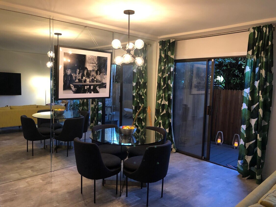 Foto principal - 1318 N Crescent Heights Blvd