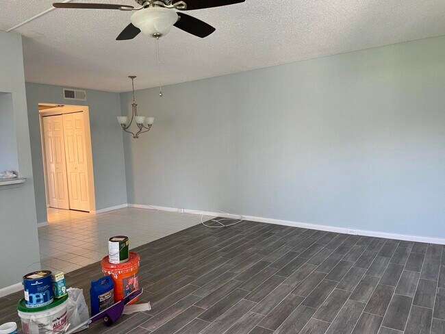 Building Photo - 248 Sussex M