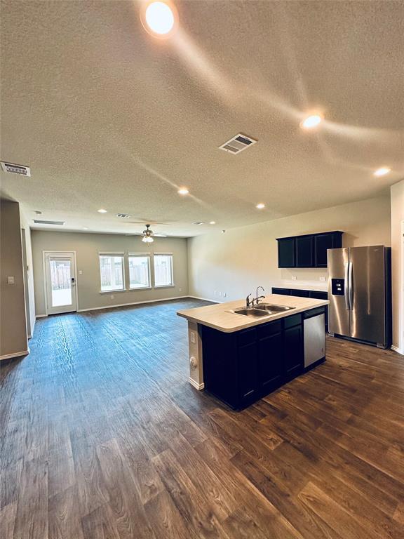 Foto del edificio - 15383 Central Cres Dr