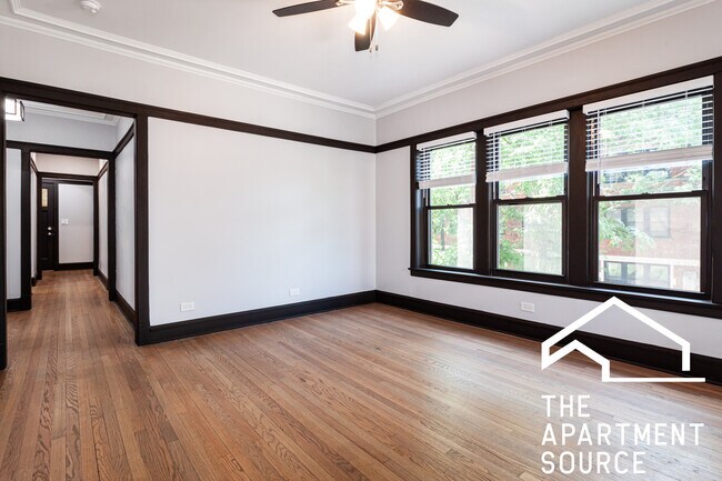 Building Photo - 1406 W Summerdale Ave