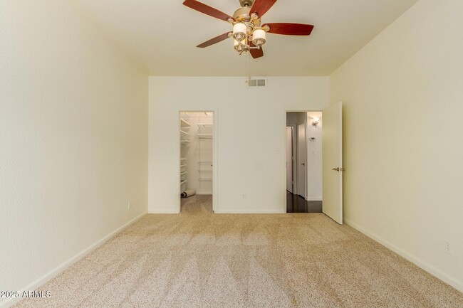 Foto del edificio - 9600 N 96th St