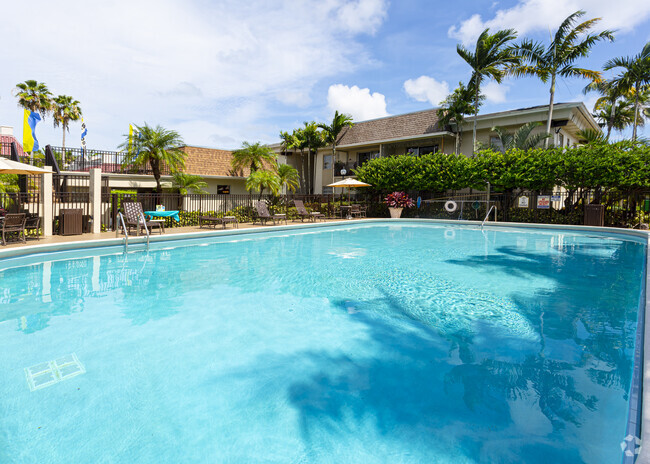 Pool Area - Legacy at Pinecrest