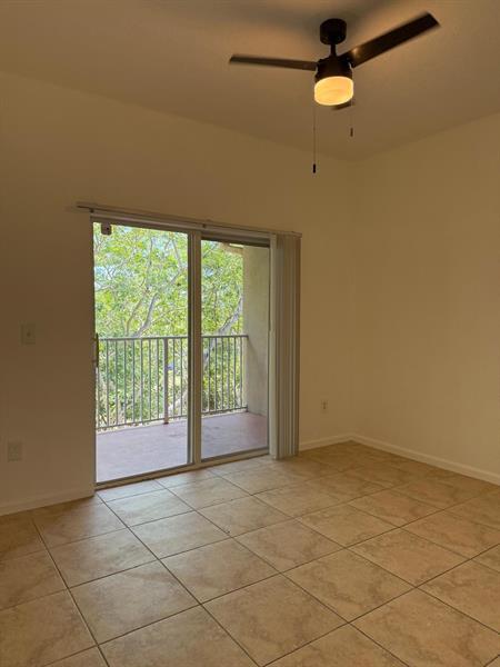 Building Photo - 2941 Riverside Dr
