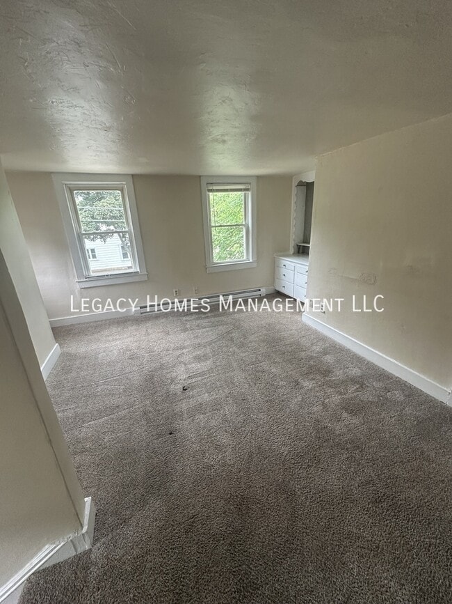 Building Photo - 1109 N State St