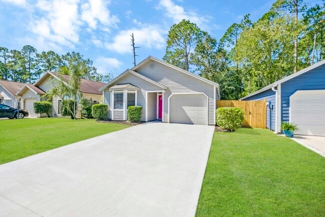 Building Photo - 1832 Quebec Ct