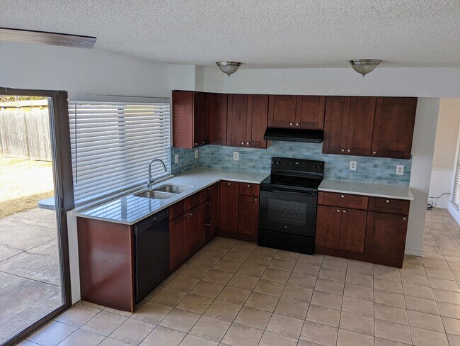 Kitchen - 1855 Sandy Ridge Ct
