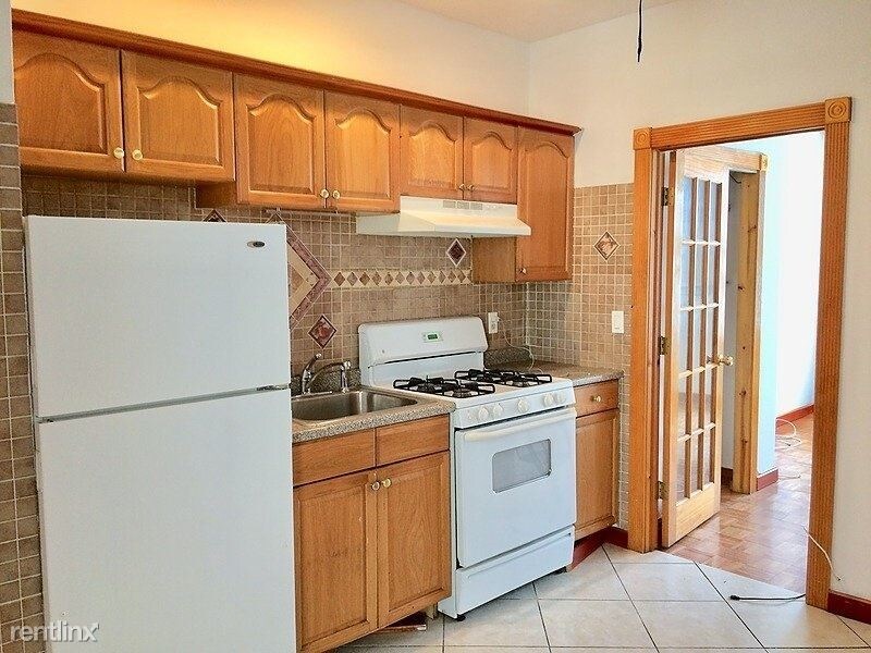 Primary Photo - 1 br, 1 bath Apartment - 816 Seneca Avenue