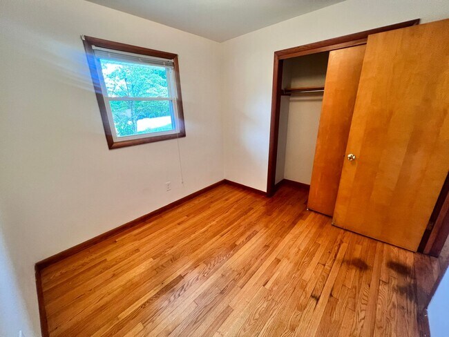 Building Photo - Christiansburg, 3 BR / 2 BA, Available
