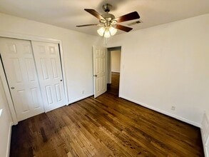 Building Photo - 7406 Janak Dr