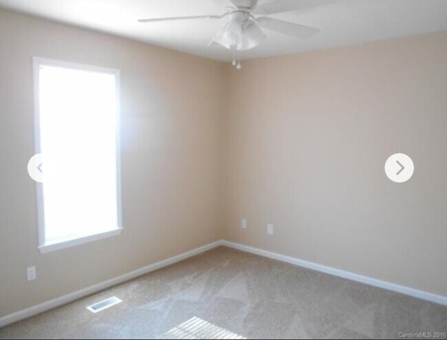 Foto del edificio - 6733 Bevington Ridge Rd