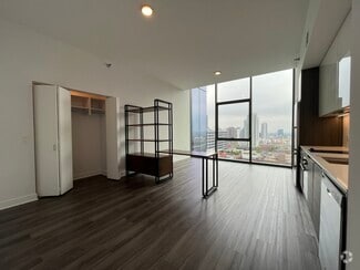 Building Photo - 222 W Hubbard St