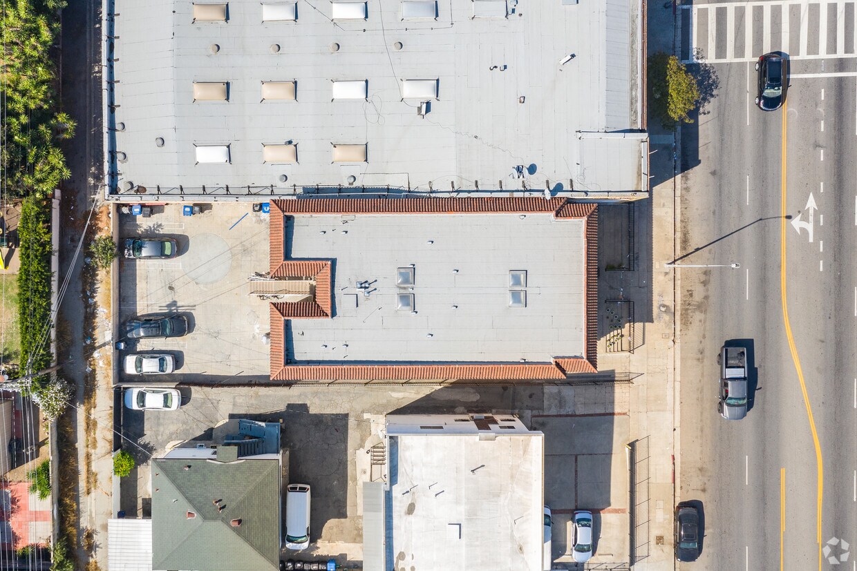 Aerial Photo - 2324 W Washington Blvd