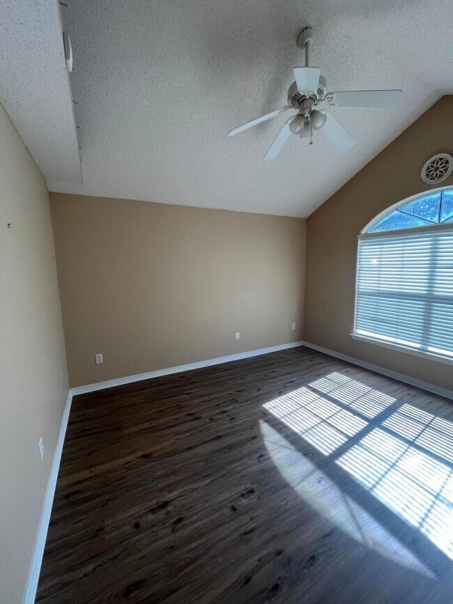 Building Photo - 1861 Brick Cir
