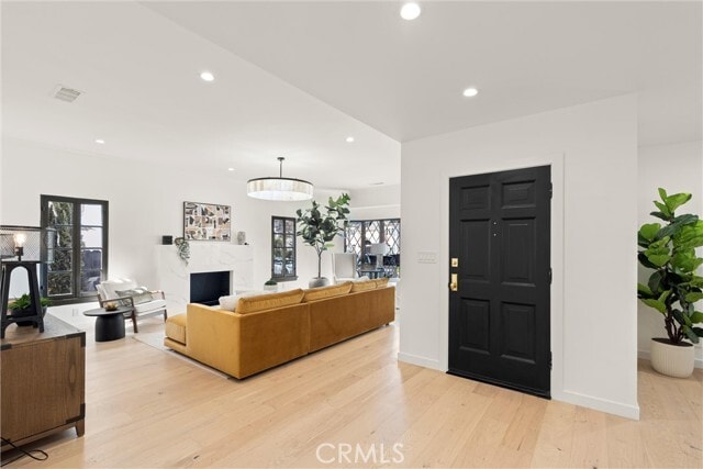 Building Photo - 158 S Formosa Ave