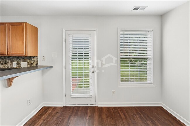 Foto del edificio - 4324 Chimney Stone Rd