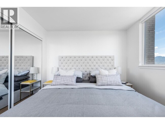 Building Photo - 63 Keefer Pl