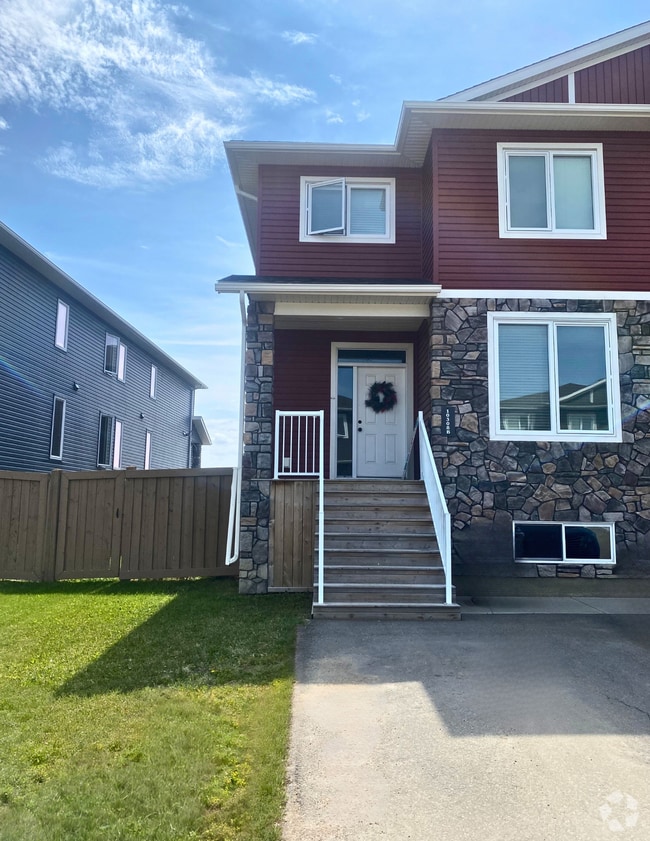 Building Photo - 10308 B 148 Ave