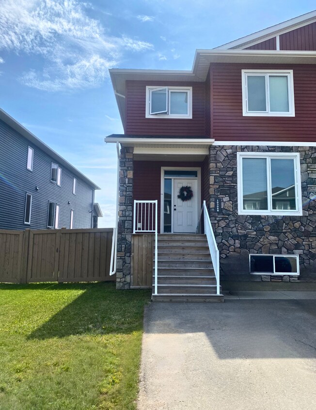 Primary Photo - 10308 B 148 Ave