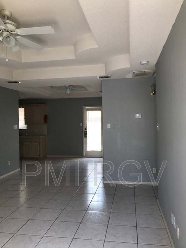 Building Photo - 700 Sandpiper Ave