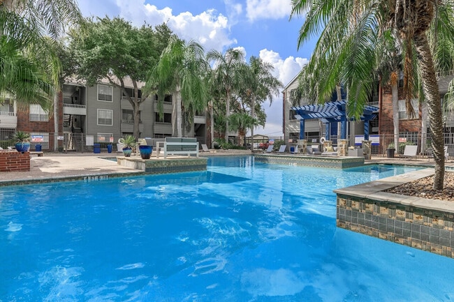 Building Photo - Sawgrass Apartments