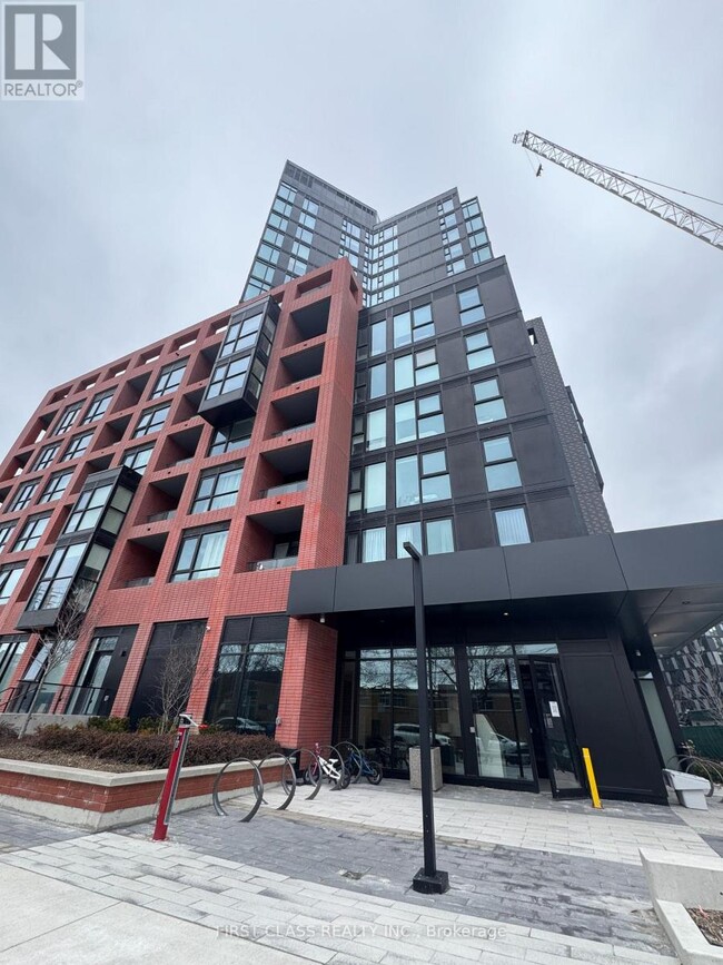 Building Photo - 8 Tippett Rd