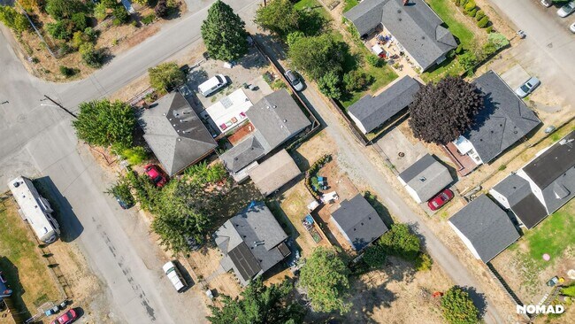 Building Photo - Charming 1BR House in Lakewood