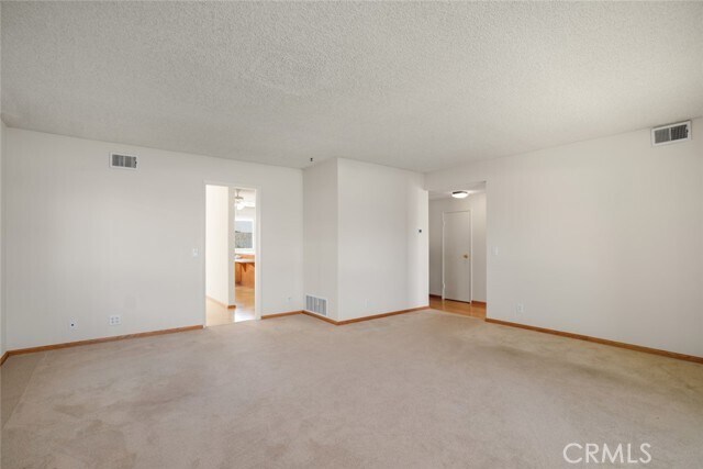 Building Photo - 8922 Pinehurst Cir