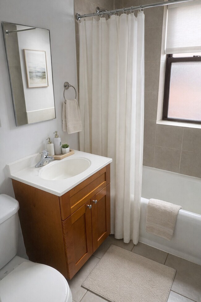 Foto del edificio - 6855 S Crandon Ave