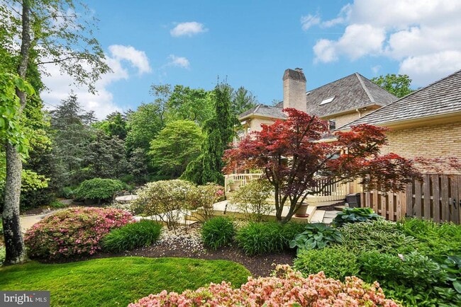 Building Photo - 9939 Bentcross Dr