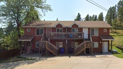 Building Photo - 4001 Yucca Dr