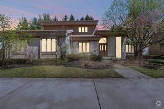 Building Photo - 6739 Arlington Dr
