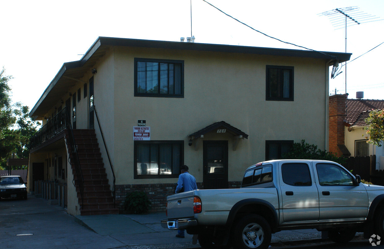 Foto del edificio - Vine Street Apartments