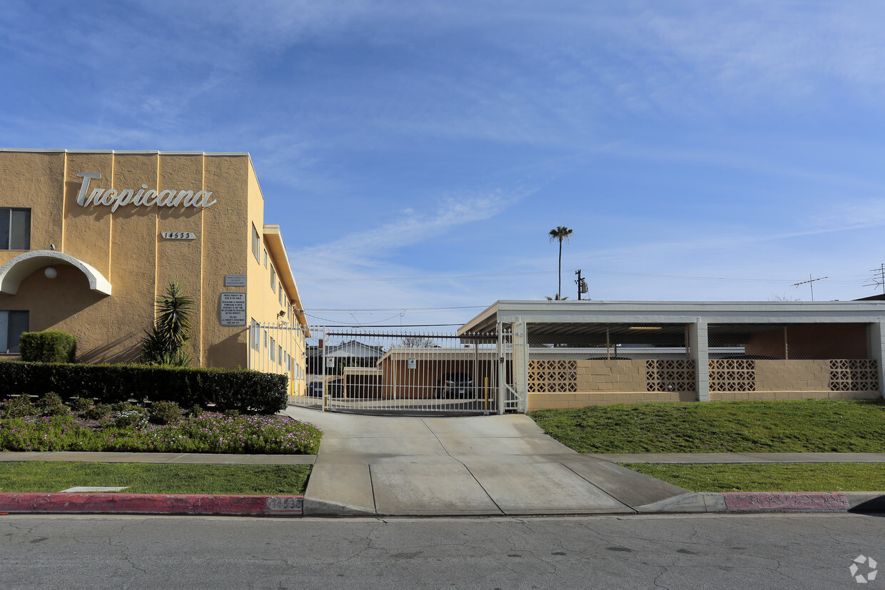 Building Photo - Tropicana Apartments