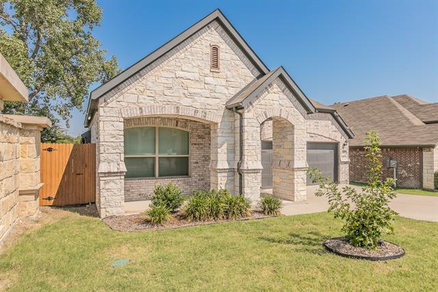 Building Photo - 1405 Bentwood Dr