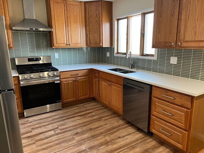 Foto del edificio - Charming 1BR House in Lakewood