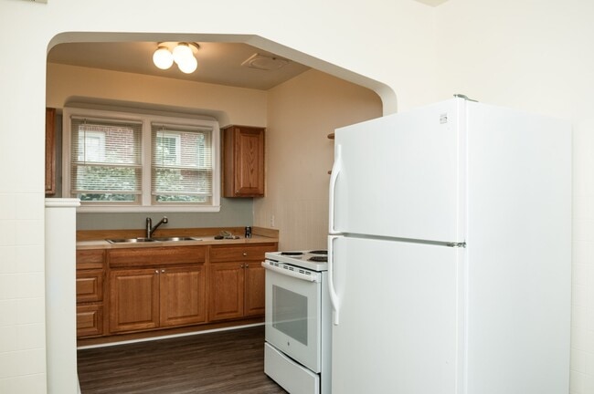 All appliances stay! - 39 Greenbriar Ave