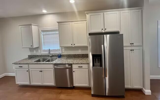Foto del edificio - Single-level Living In Desirable Christian...