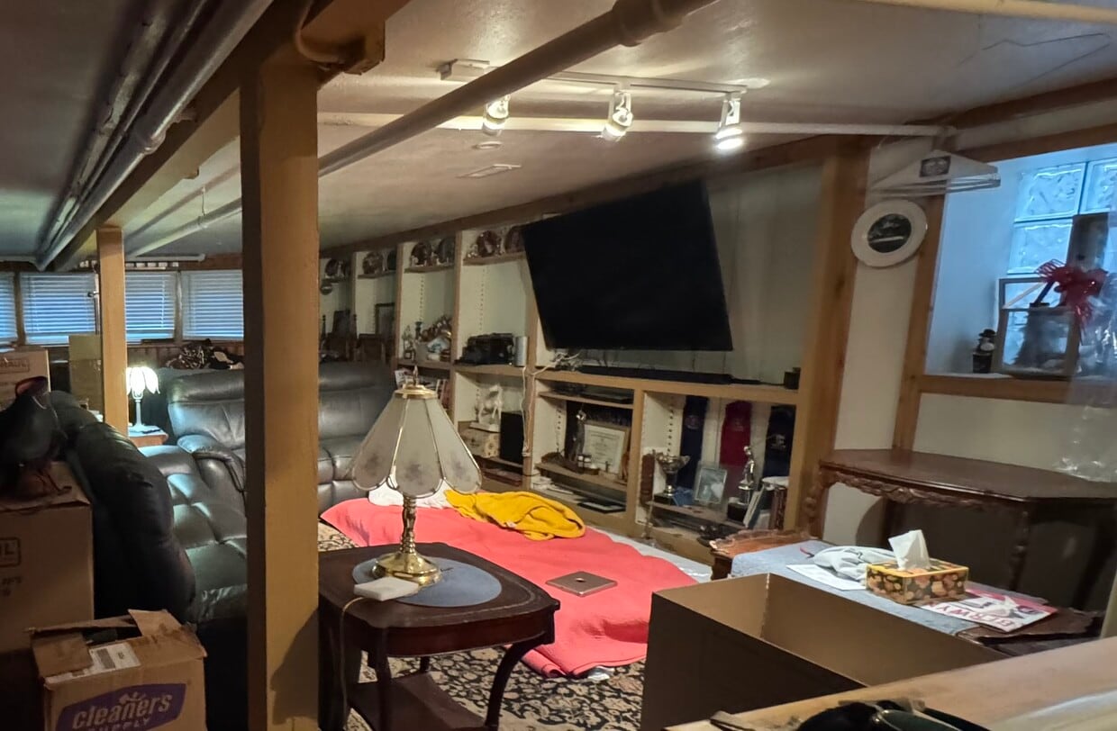 Building Photo - 2425 Oak Park Ave