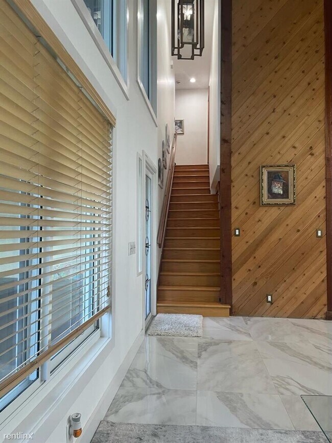 Foto del edificio - 3 br, 3 bath House - 4121 NW 5th Ave
